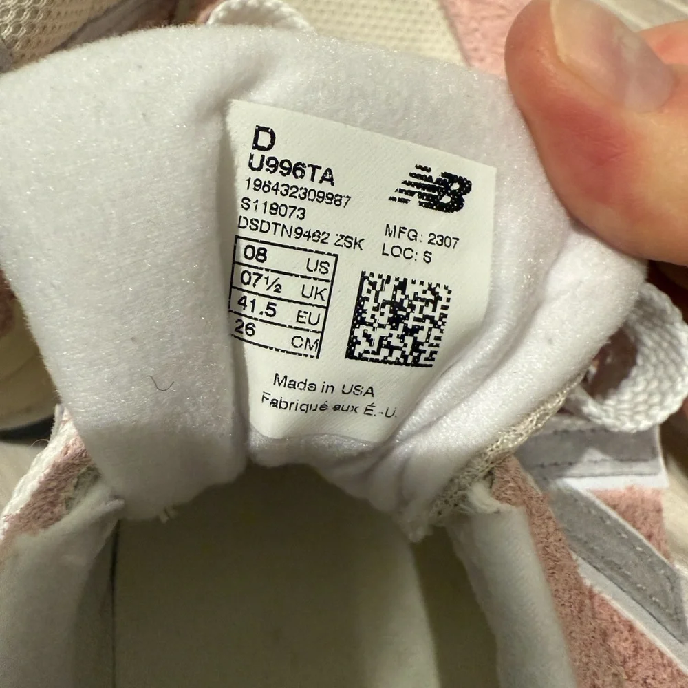 NEARLY NEW New Balance 996 (MADE IN USA) - Picture 6 of 6
